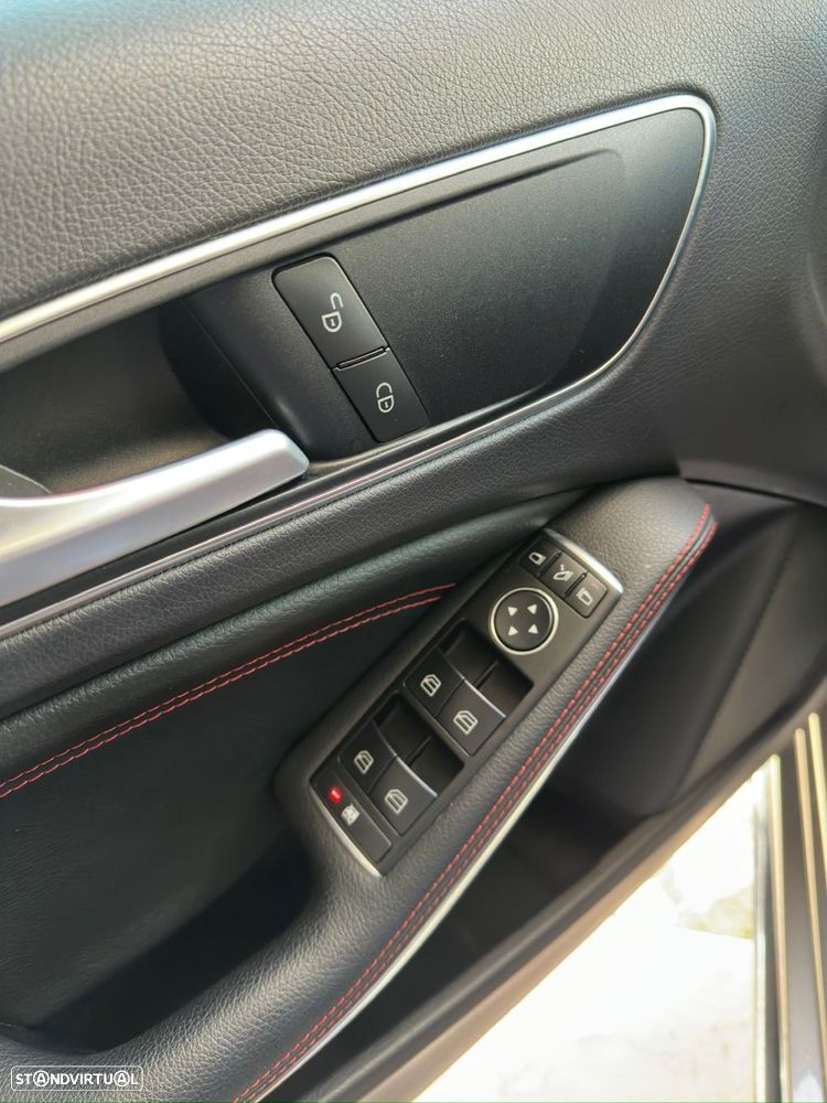 Mercedes-Benz A 45 AMG 4-Matic - 23