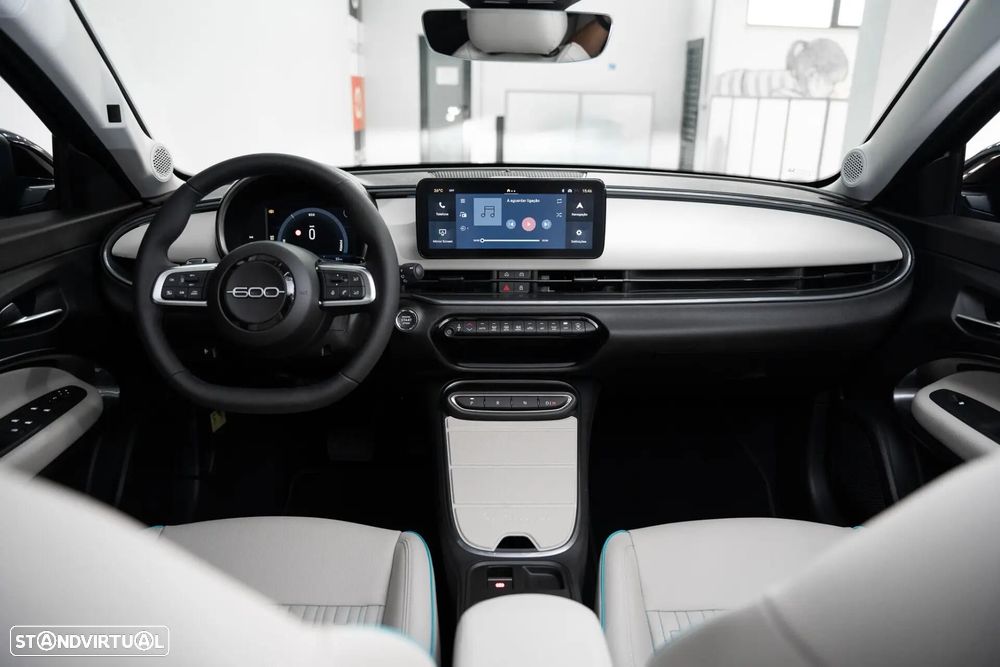 Fiat 600e 54 kWh La Prima - 11