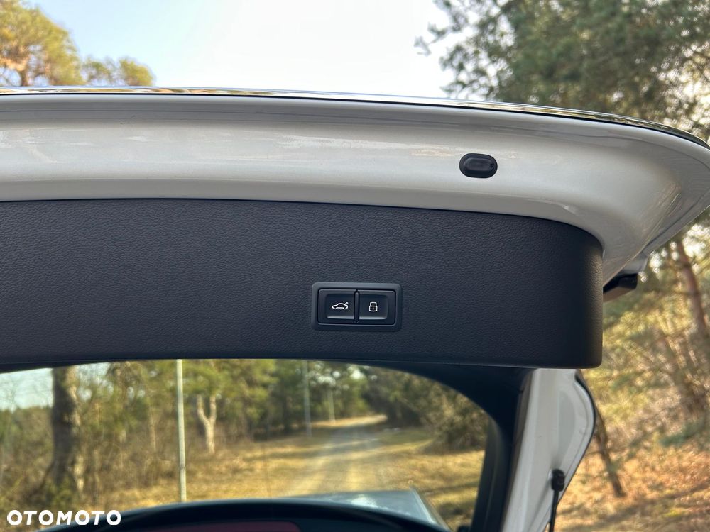 Audi A6 Avant 2.0 TDI Ultra S tronic - 19