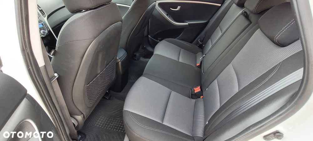 Hyundai i30 blue 1.6 GDI Passion - 14