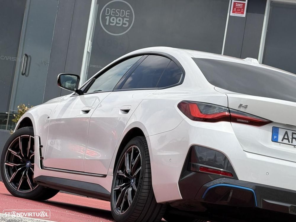 BMW i4 eDrive40 Edição Desportiva M - 35