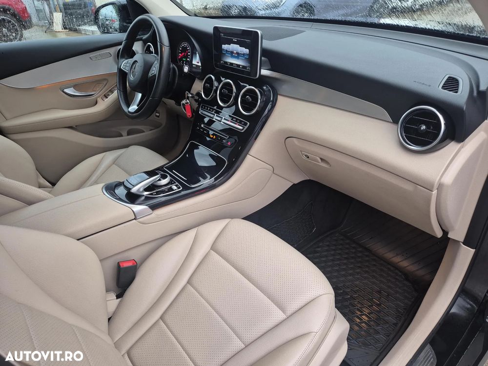 Mercedes-Benz GLC 220 d 4MATIC - 22