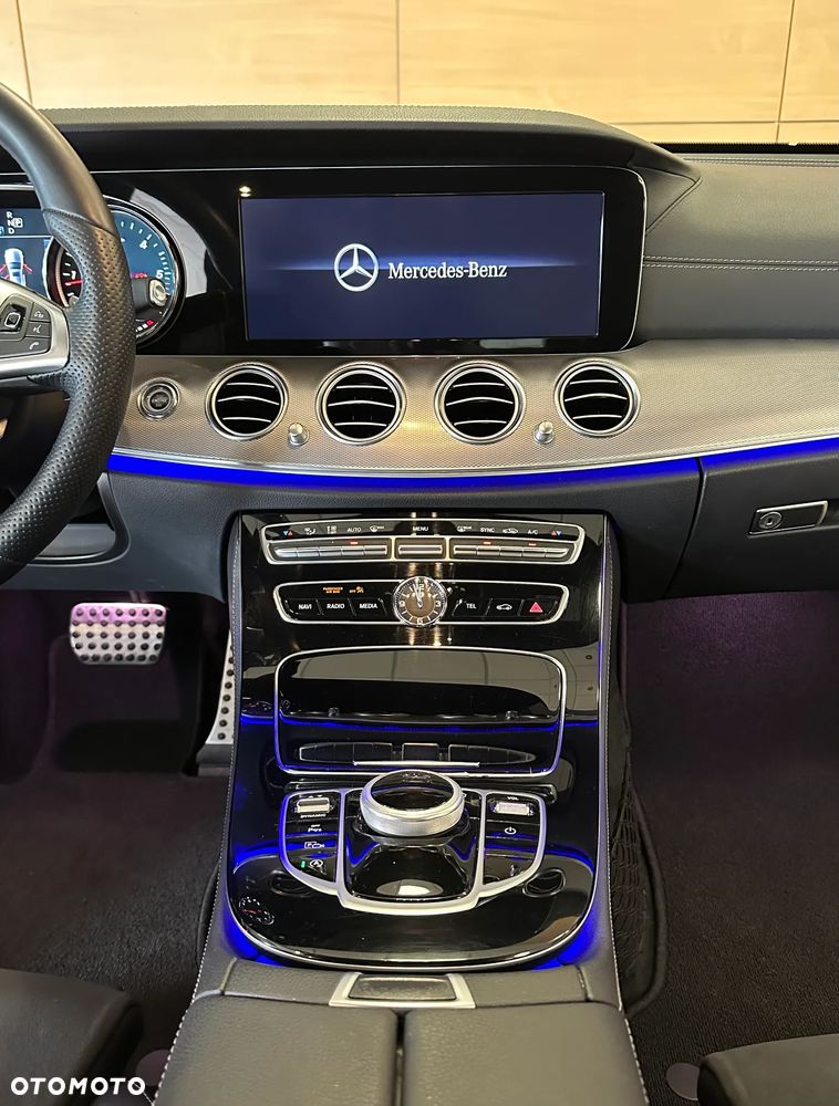 Mercedes-Benz Klasa E 220 d 4-Matic 9G-TRONIC - 14