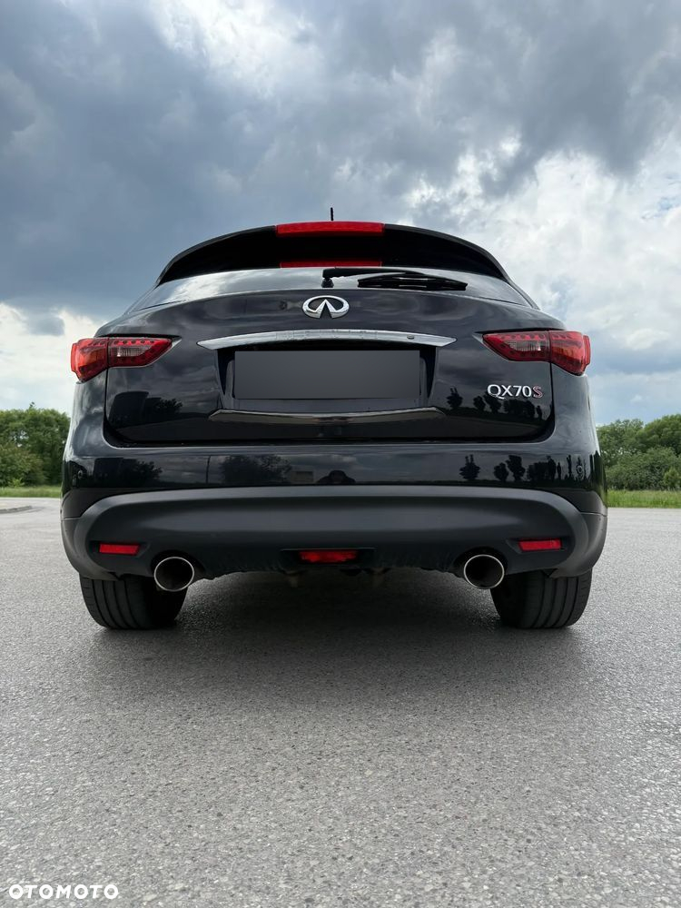 Infiniti Q70 3.0d S - 2