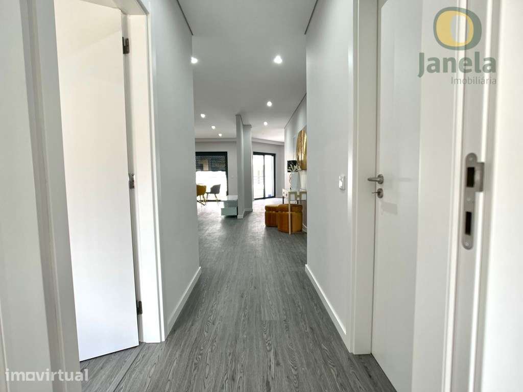 Maravilhoso T3 NOVO, com piscina, garagem e acabamentos de topo - Grande imagem: 5/23