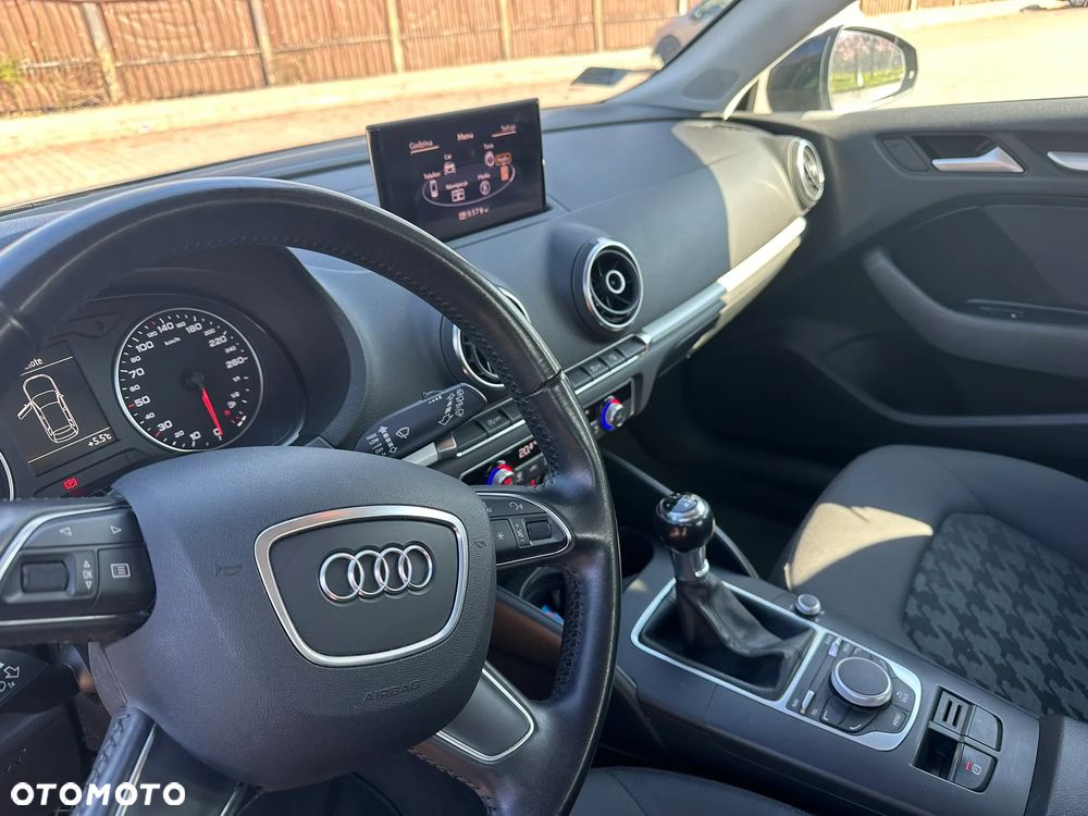 Audi A3 Sportback 1.6 TDI Attraction - 6