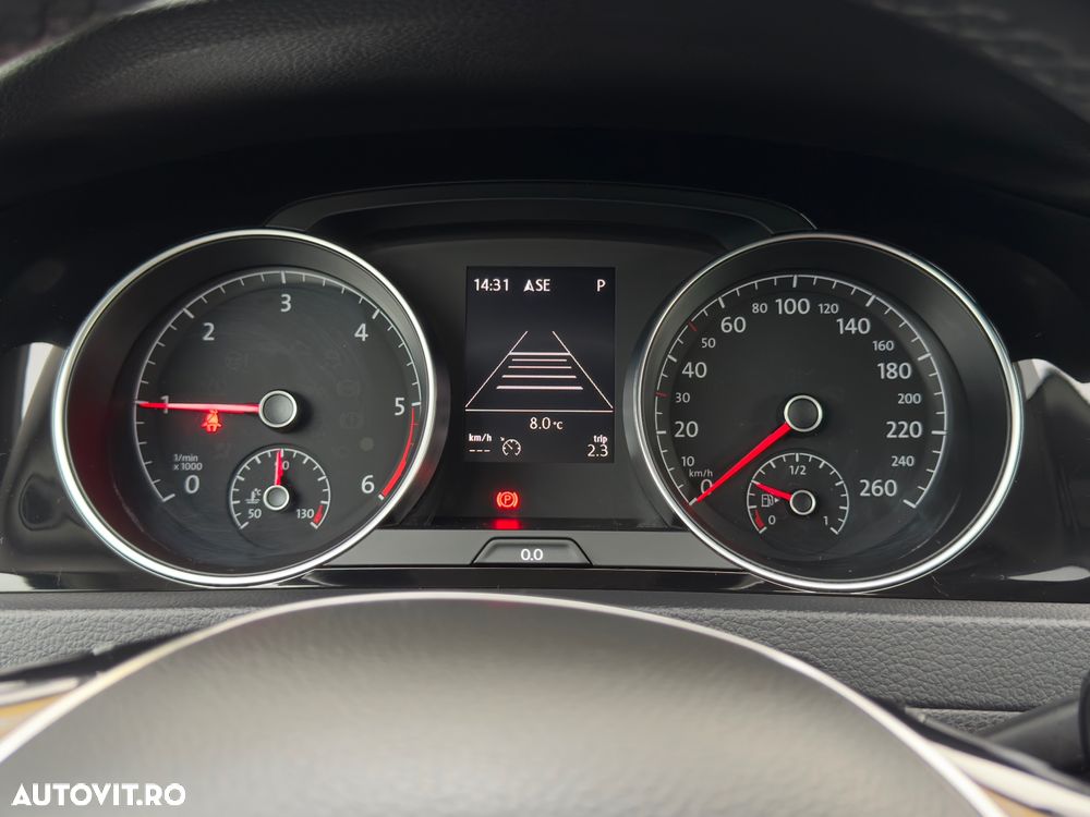 Volkswagen Golf 1.6 TDI DSG Join - 35