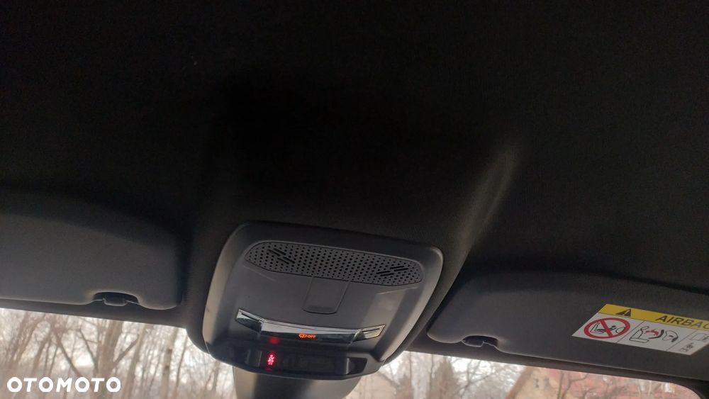 Peugeot 208 PureTech 100 EAT8 GT Pack - 28