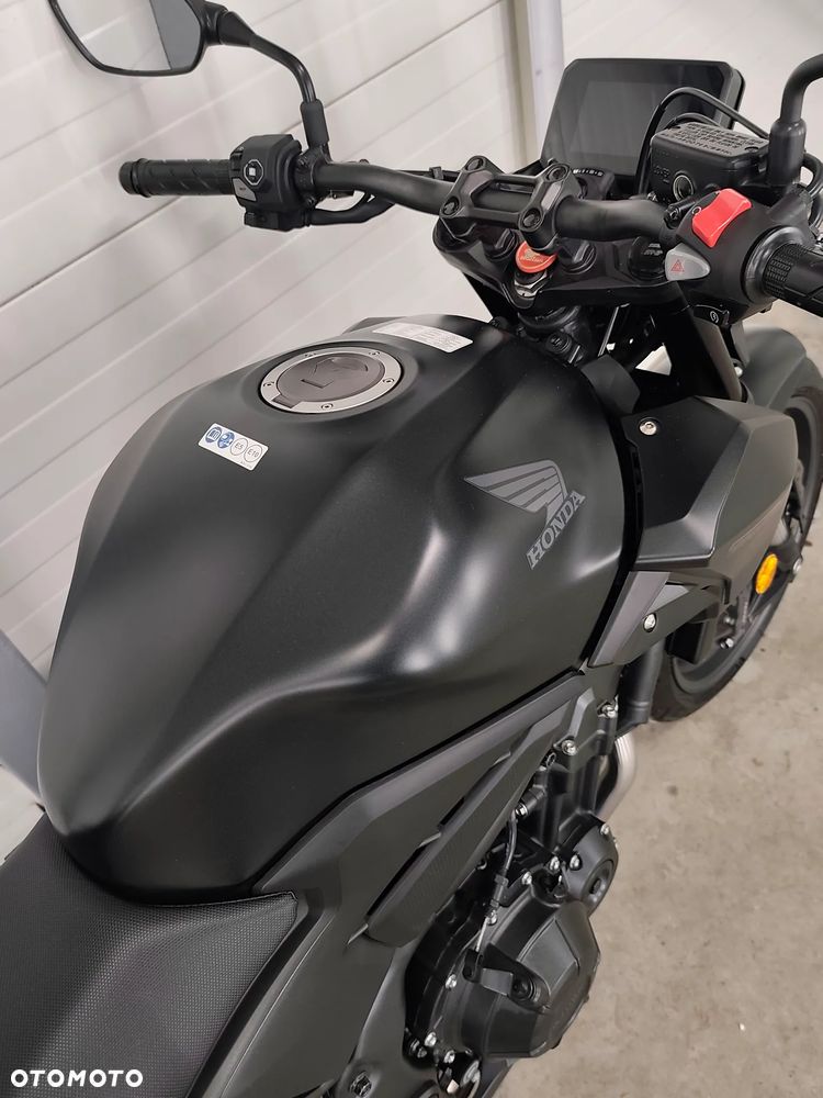 Honda CB - 11