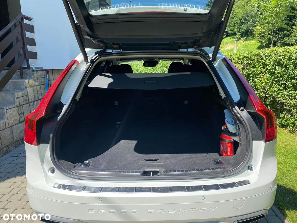 Volvo V90 Cross Country T6 AWD - 16