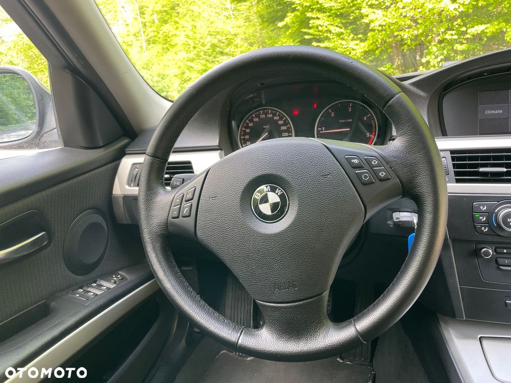 BMW Seria 3 320d DPF - 21