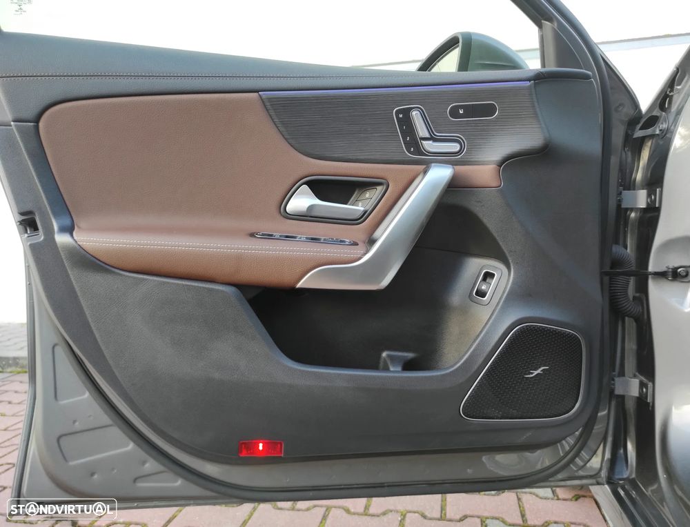 Mercedes-Benz A 250 e AMG Line - 21