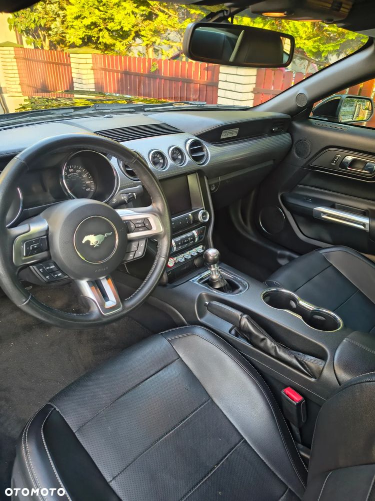 Ford Mustang 5.0 V8 GT - 5