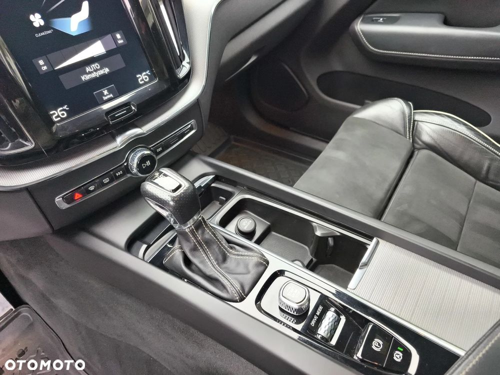 Volvo XC 60 D4 SCR R-Design - 15