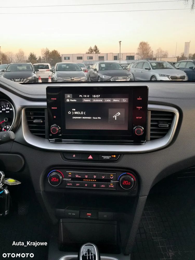 Kia Ceed 1.5 T-GDI M - 13