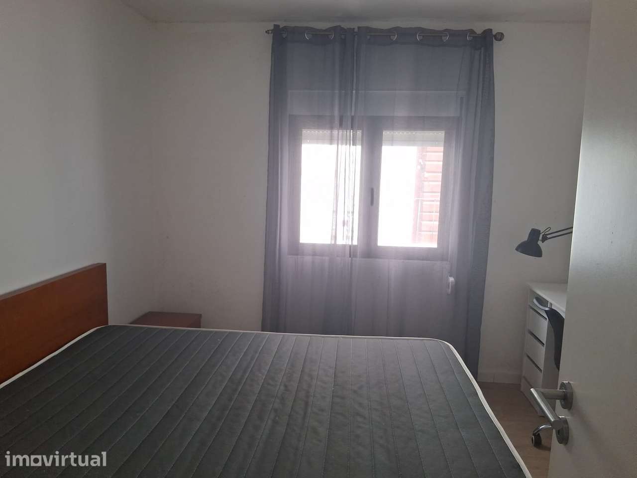 Quarto, Santo António dos Olivais, Rua do Pinhal de Marrocos - Grande imagem: 2/9