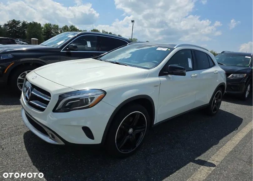 Mercedes-Benz GLA 250 4Matic 7G-DCT AMG Line - 3