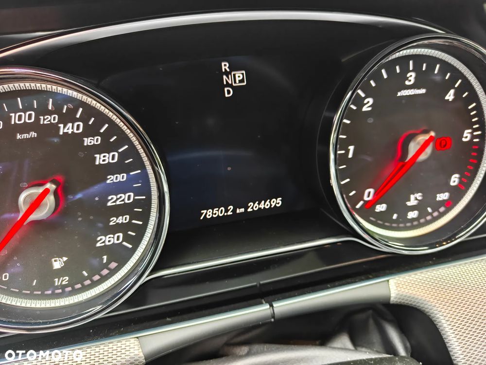 Mercedes-Benz Klasa E 220 d 4Matic 9G-TRONIC AMG Line - 14