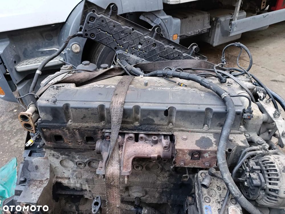 POKRYWA ZAWORÓW GŁOWICY MAN TGL TGM 240 252 290 330 - 2