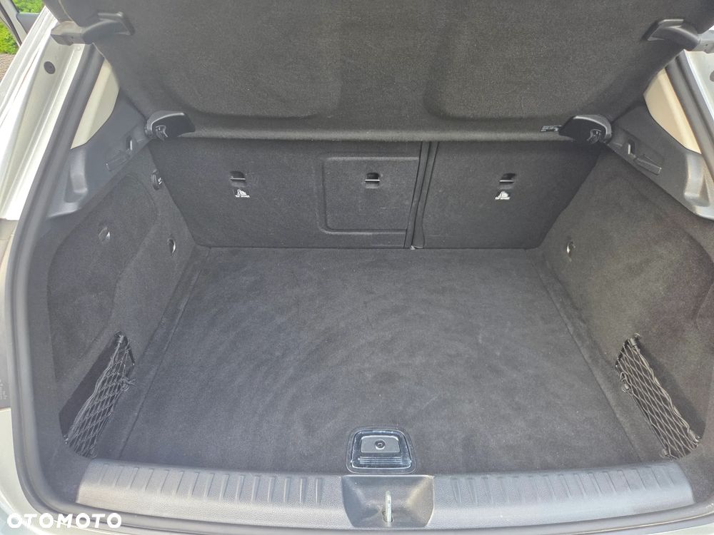 Mercedes-Benz GLA 220 d 4-Matic - 8
