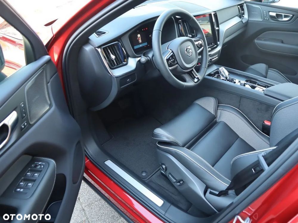 Volvo XC 60 B4 B Plus Dark - 10