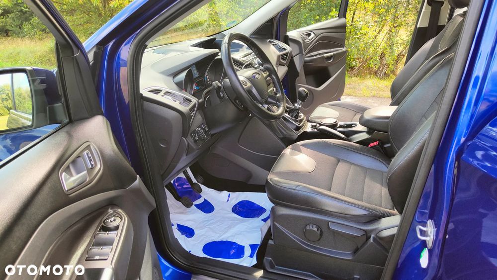 Ford Kuga 2.0 TDCi 2x4 Titanium - 26