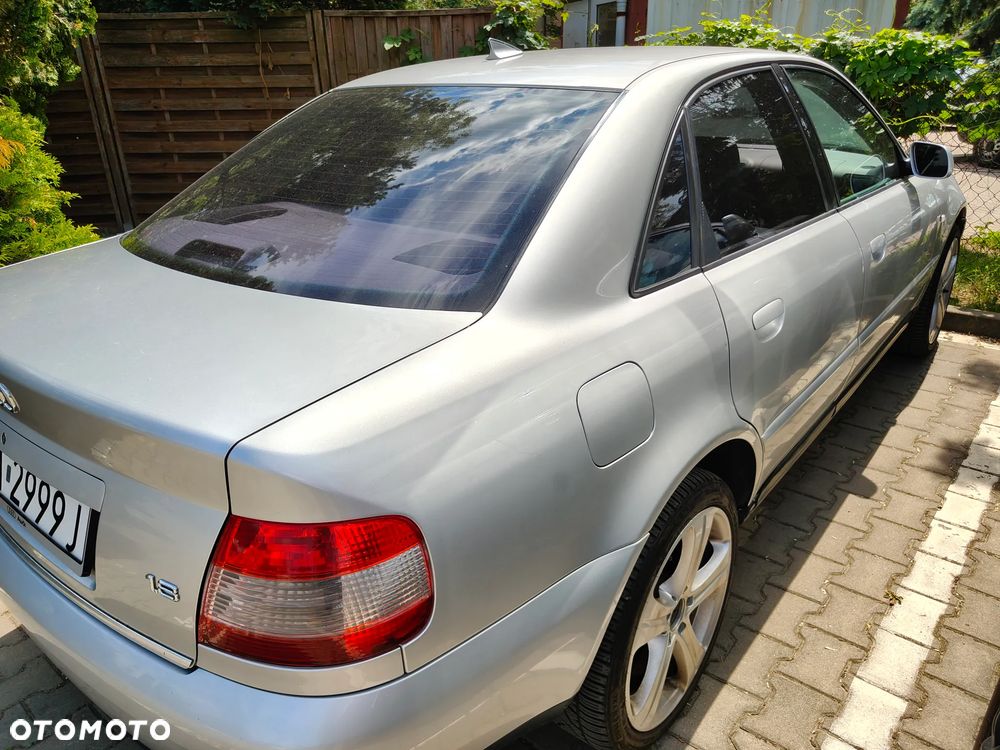 Audi A4 Limousine 1.8 - 8