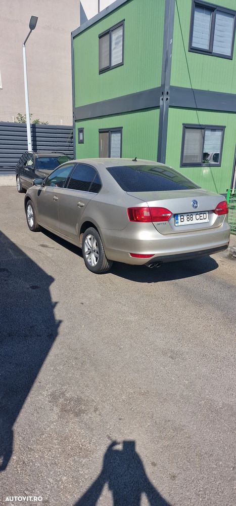 Volkswagen Jetta 2.0 TDI CR DPF DSG Highline - 3