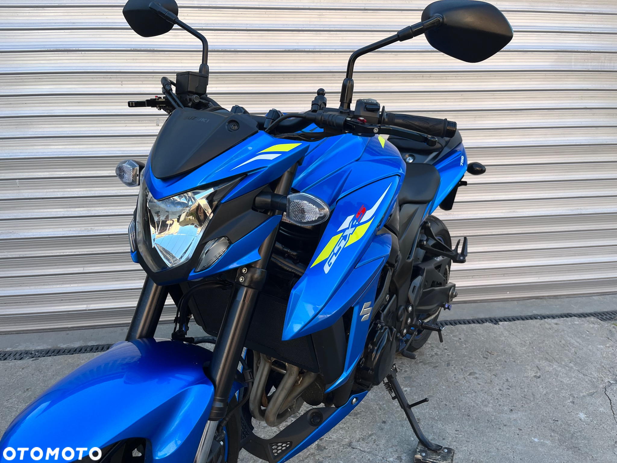 Suzuki GSX - 29