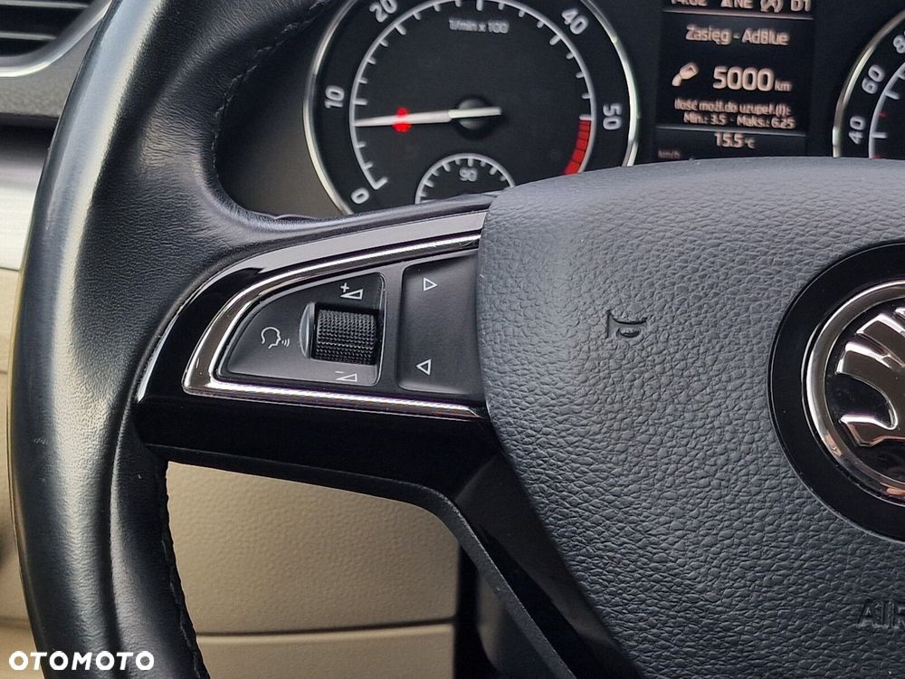 Skoda Superb 2.0 TDI SCR Style DSG - 25