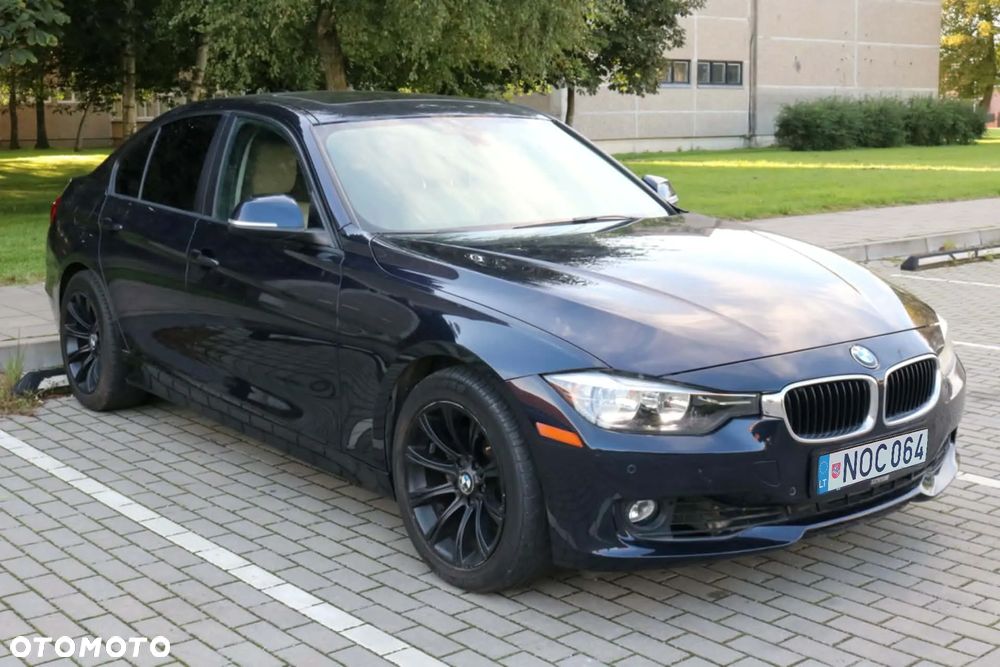 BMW Seria 3 320i - 1