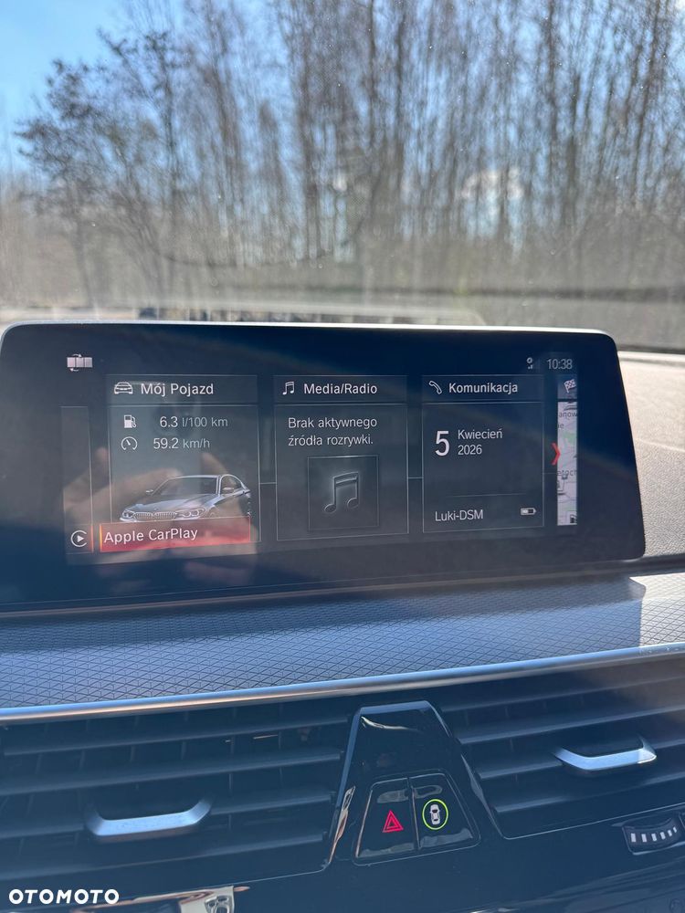 BMW Seria 5 520d xDrive - 23