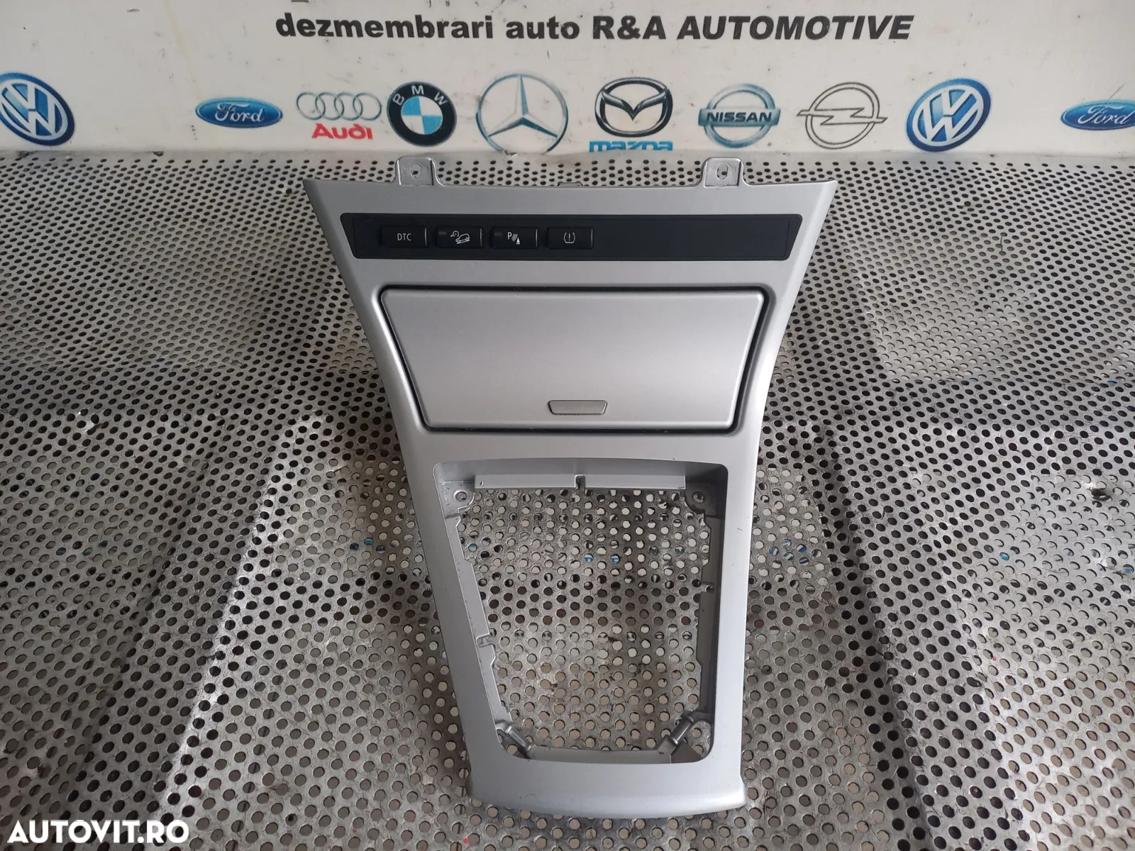 Ornament Consola Centrala Scrumiera Butoane Bmw X3 Volan Stanga Dezmembrez - Dezmembrari Arad - 3
