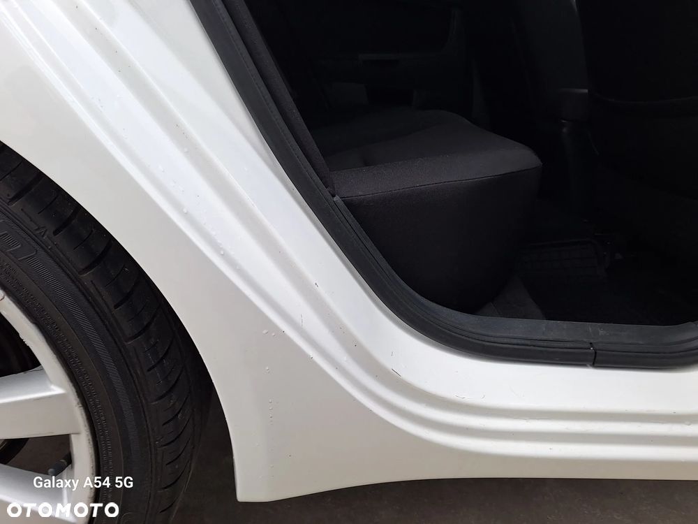 Mitsubishi Lancer 1.5 - 18