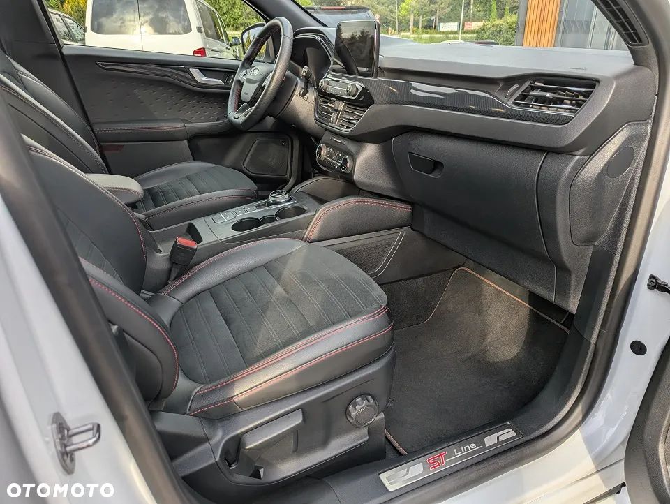 Ford Kuga 2.5 Duratec PHEV ST-LINE - 25