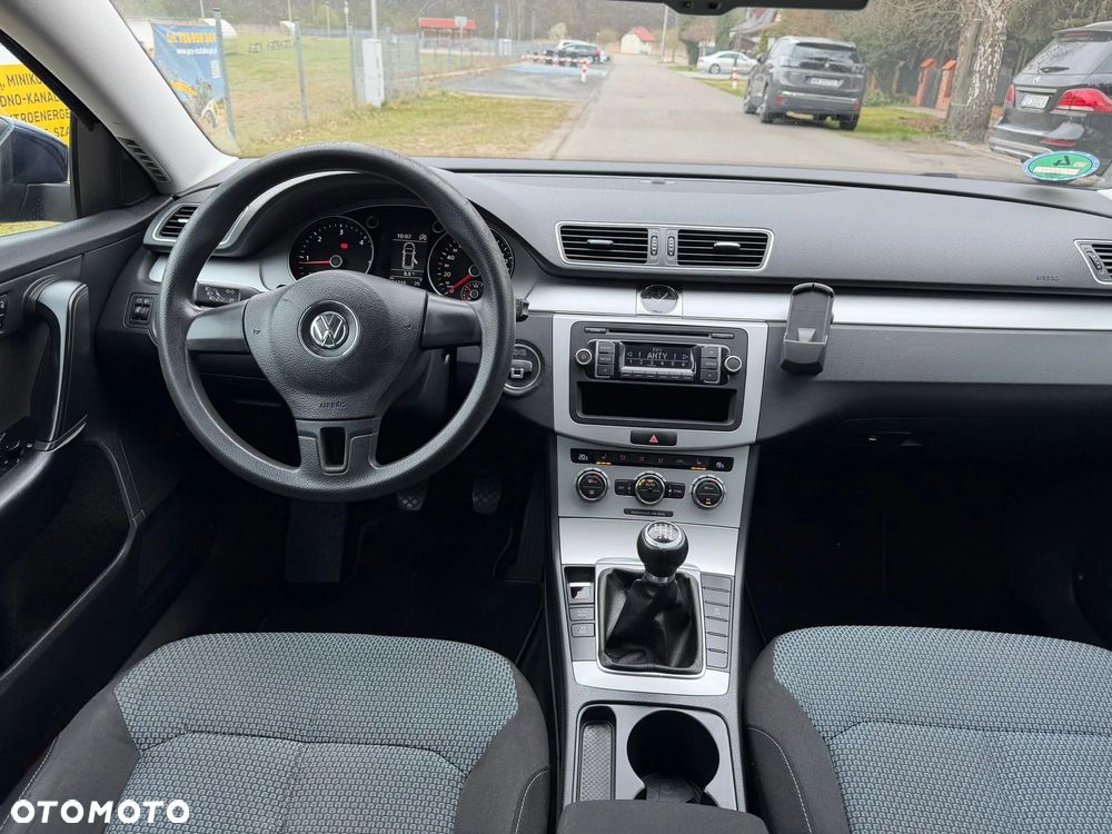 Volkswagen Passat - 2