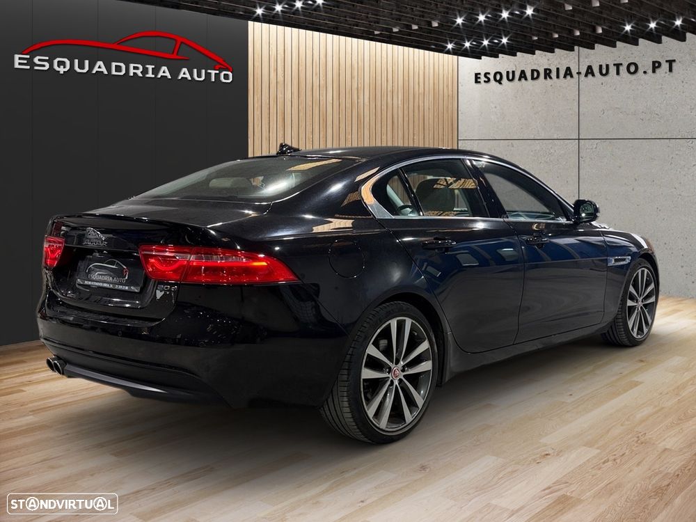 Jaguar XE 2.0 D Portfolio Aut. - 3