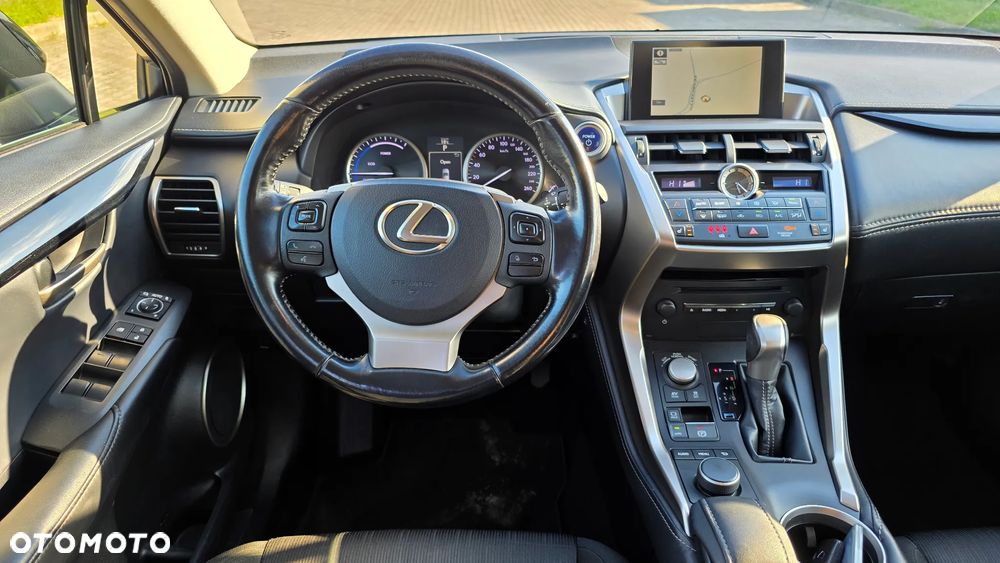 Lexus NX 300h Elite 2WD - 18