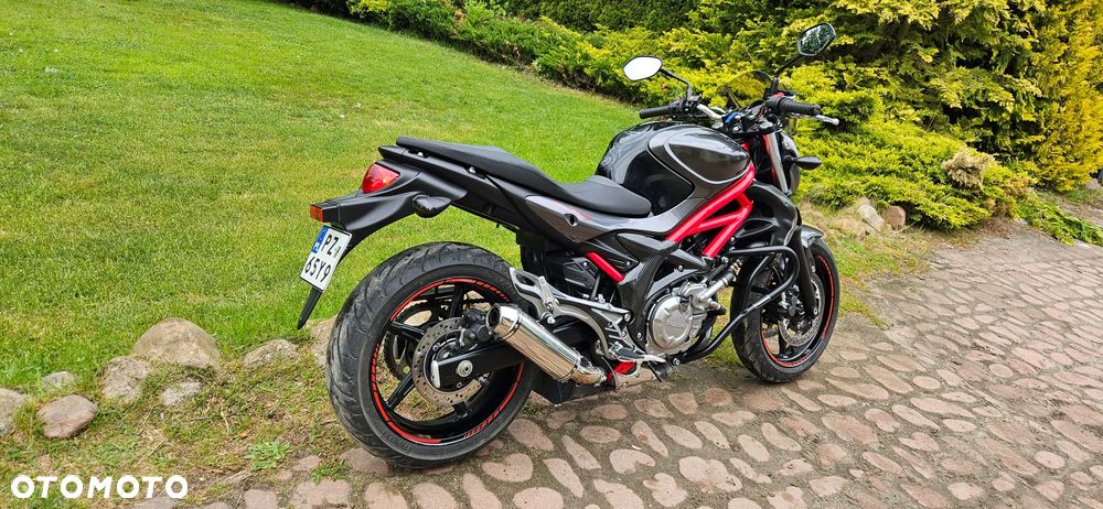Suzuki Gladius - 9