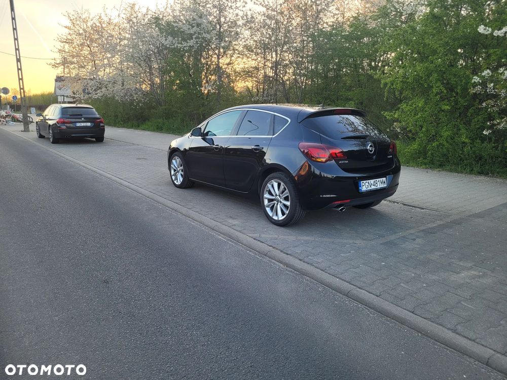 Opel Astra 1.6 Turbo Edition - 4
