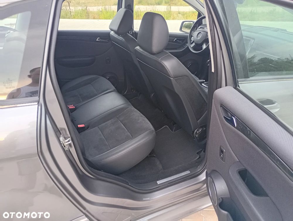 Mercedes-Benz Klasa B 200 CDI Autotronic Grand Edition - 23