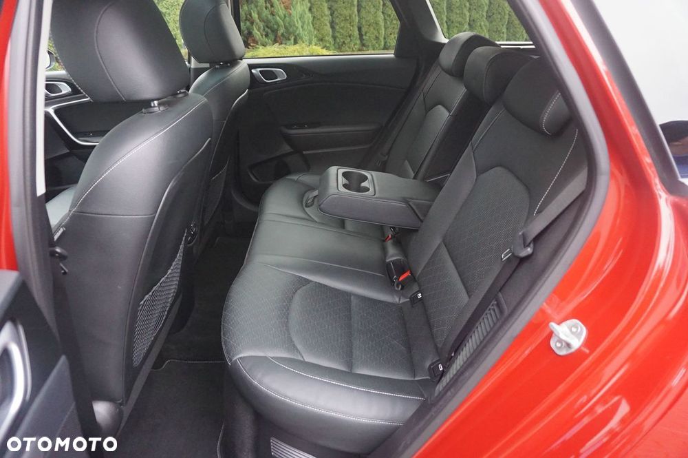 Kia Ceed 1.6 GDI PHEV Business Line DCT - 25