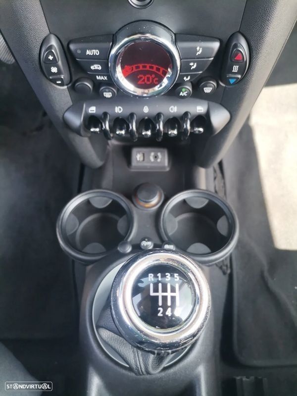 MINI 3 Portas One D - 8