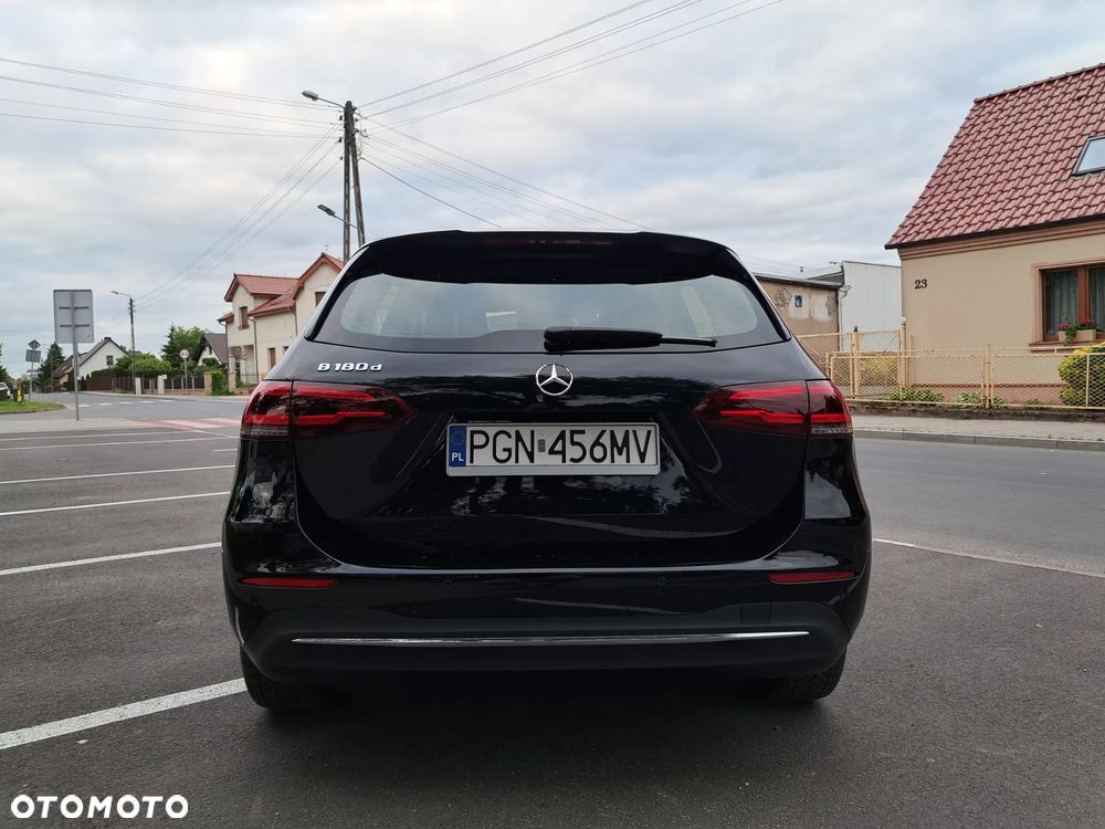 Mercedes-Benz Klasa B 180 d 8G-DCT - 18