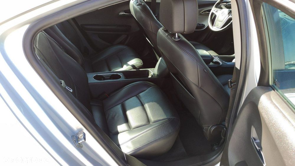 Opel Ampera - 7