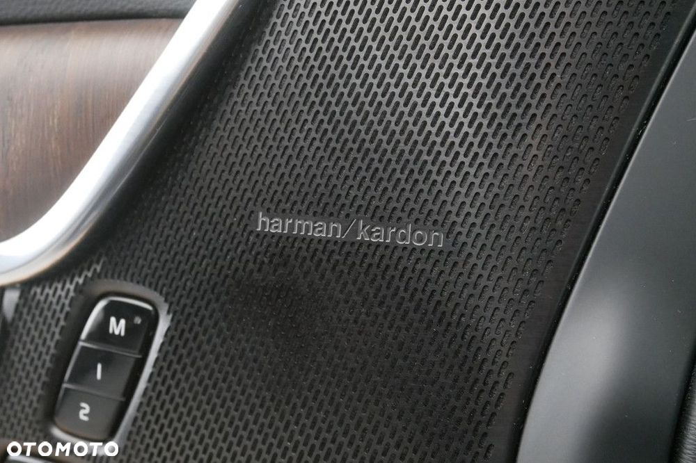 Volvo V90 B5 D AWD Ultimate Dark - 33