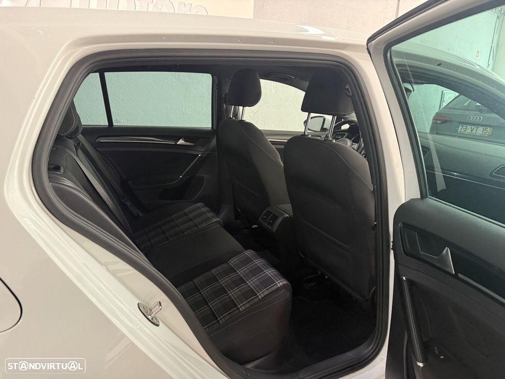 VW Golf 2.0 TDI GTD - 8