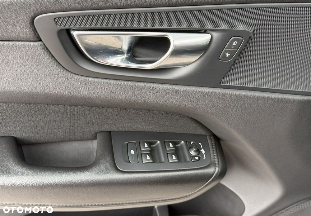 Volvo XC 60 T6 AWD Recharge Geartronic Inscription - 19