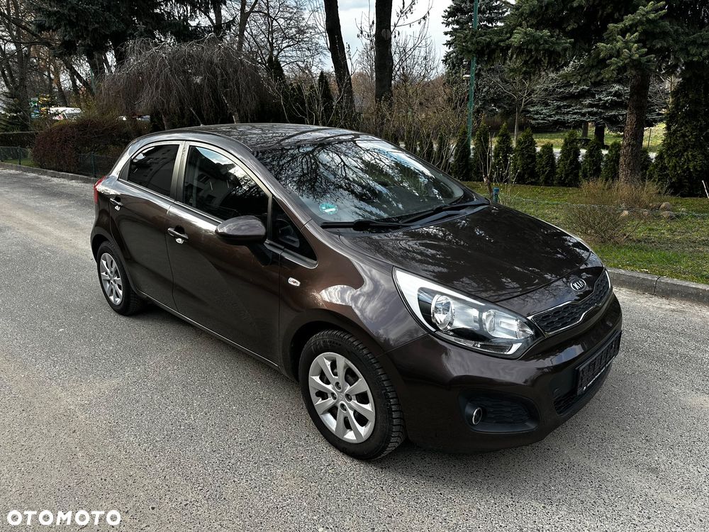 Kia Rio 1.2 L - 1
