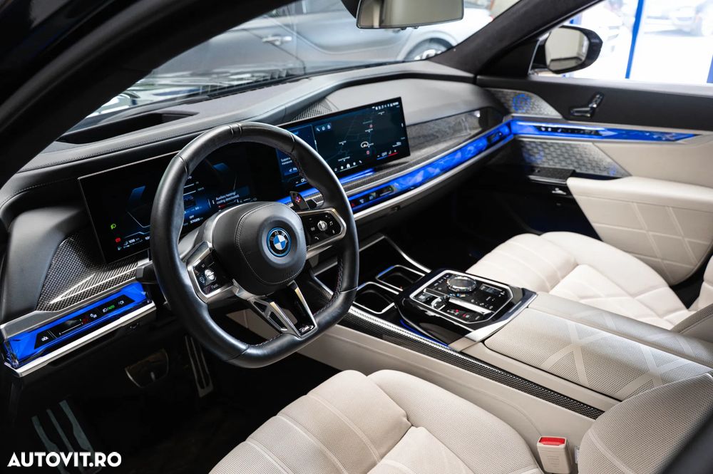 BMW M7 M760e xDrive - 27
